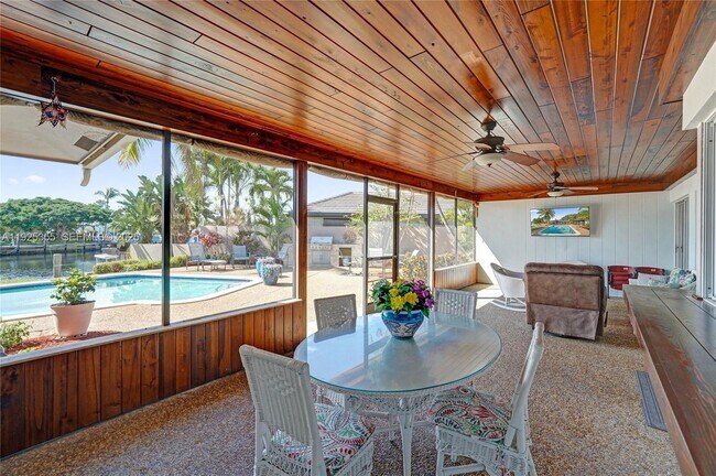 Building Photo - 4060 NE 26th Ave