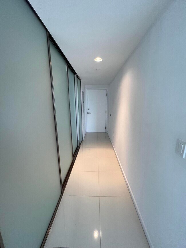 Building Photo - 5300 Paseo Blvd