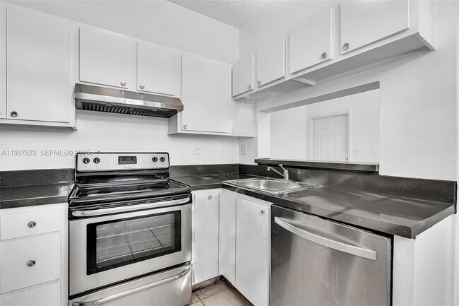 Building Photo - 1701 NW 96th Terrace