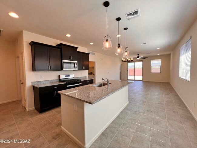 Building Photo - 12641 E Caden Dr