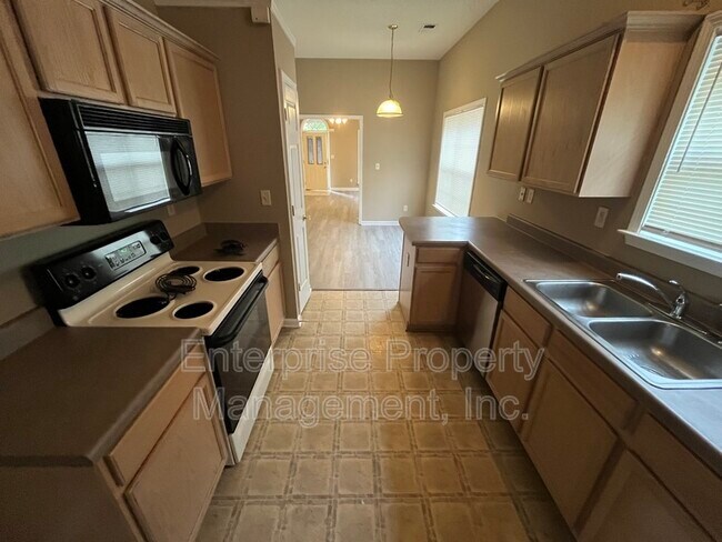 Building Photo - 6814 Mikayla Ln