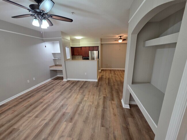 Building Photo - 2801 Chancellorsville Dr