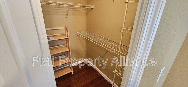 Building Photo - 4340 S Kirkman Rd
