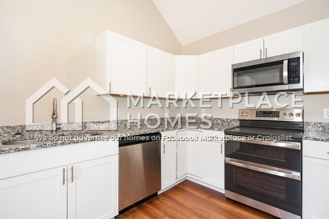 Building Photo - 404 N 13th St