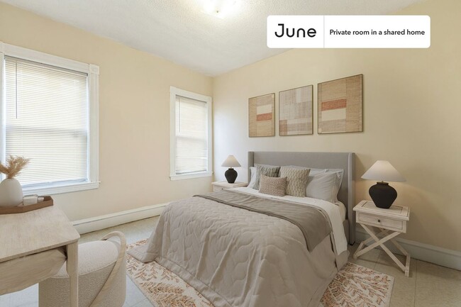 Primary Photo - Private bedroom in 5 bed/1 bath Home