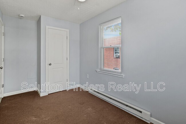 Building Photo - 2956 Yorkway