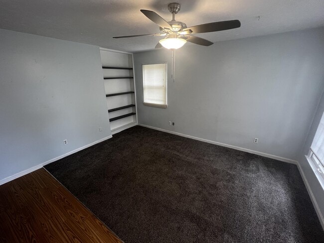 Building Photo - 9616 Elm Lake Dr