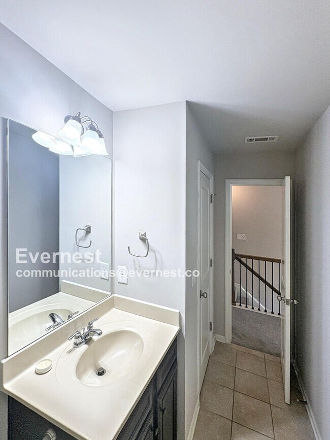 Building Photo - 195 Wellstone Pl
