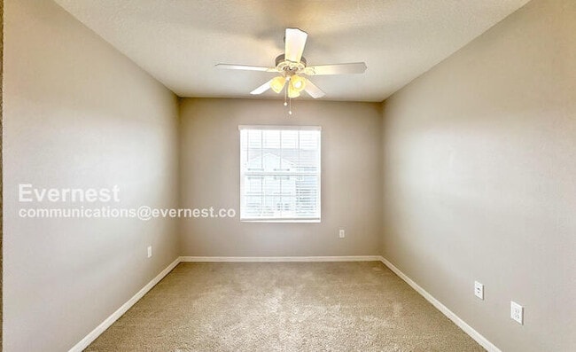 Building Photo - Limited Time Special Offer /  Lovely 3-Bedroom Home with Garage / Pet-Friendly / Available Now!