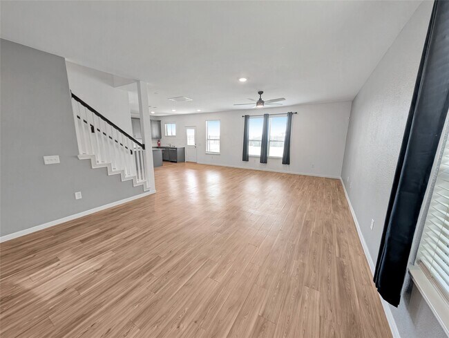 Building Photo - 1328 Ventura Crk Dr
