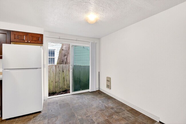 Building Photo - 4801 NE Killingsworth St