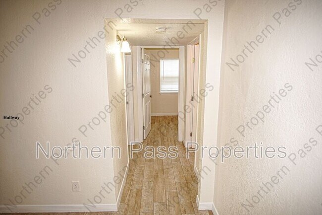 Building Photo - 601 Lafayette Dr