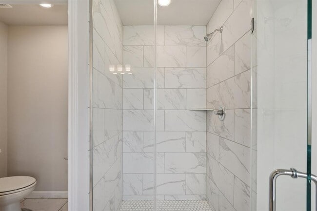 Building Photo - 112 Comet Pointe Dr