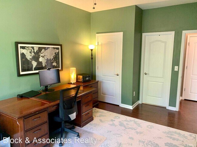 Building Photo - 5 br, 3 bath House - 1221 Hill Hollow Way