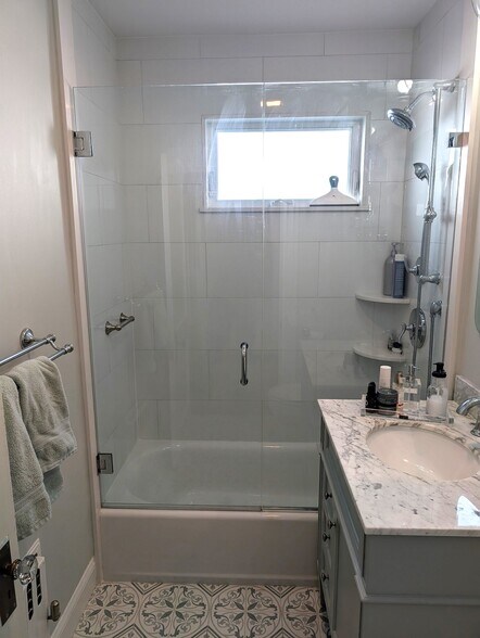 Building Photo - 36 Springfield St