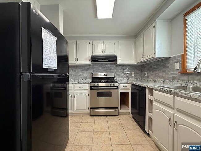 Building Photo - 446 Post
