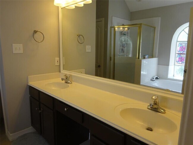 Building Photo - 4022 Kristin Lee Ct