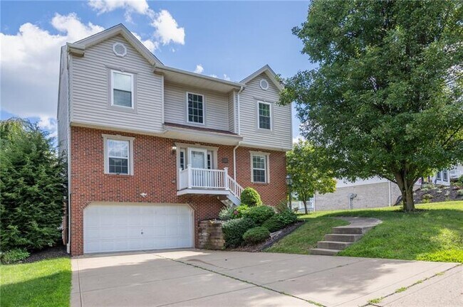 Building Photo - 1421 Sandstone Dr