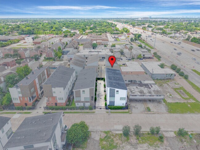 Building Photo - 9614 Riddlewood Ln