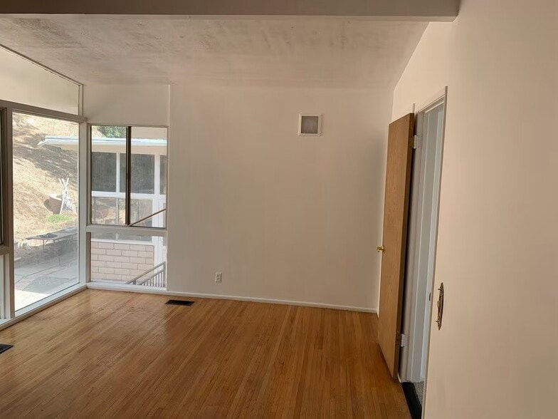 Building Photo - 10458 Pearson Pl