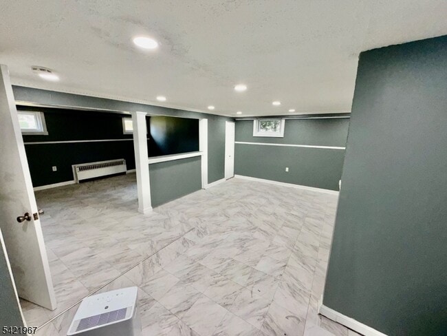 Building Photo - 25 Huck Rd