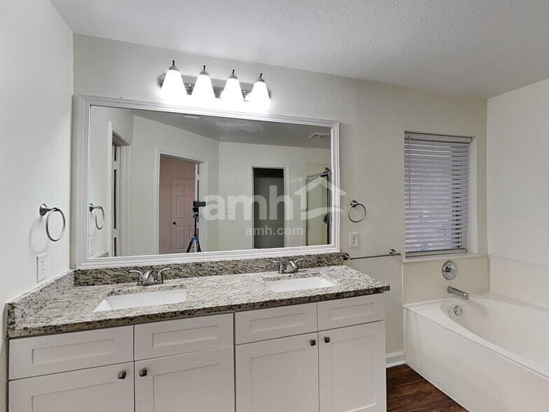 Building Photo - 3908 Rocky Shore Ln