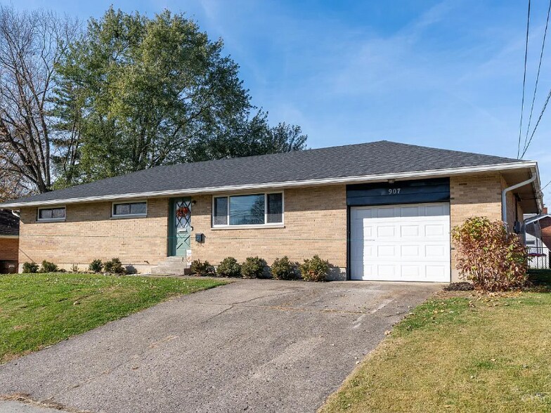 Building Photo - 907 Birchwood Dr