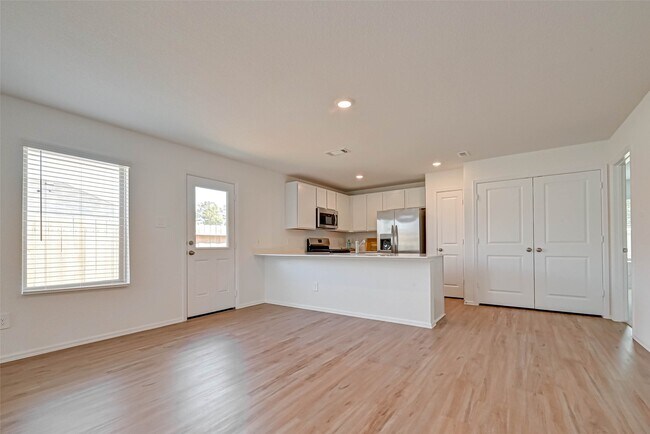 Building Photo - 22310 Mountain Pne Dr