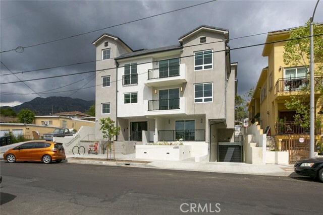 Building Photo - 10218 Fernglen Ave