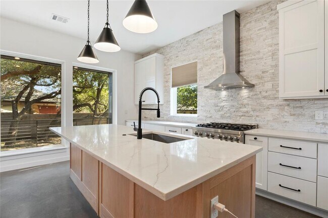 Building Photo - 18205 Fair Ln