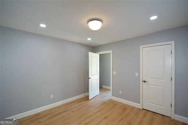 Building Photo - 2203 Wingate St SW