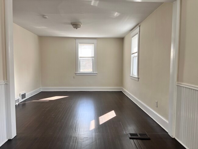 Building Photo - 36 Treadwell Ave