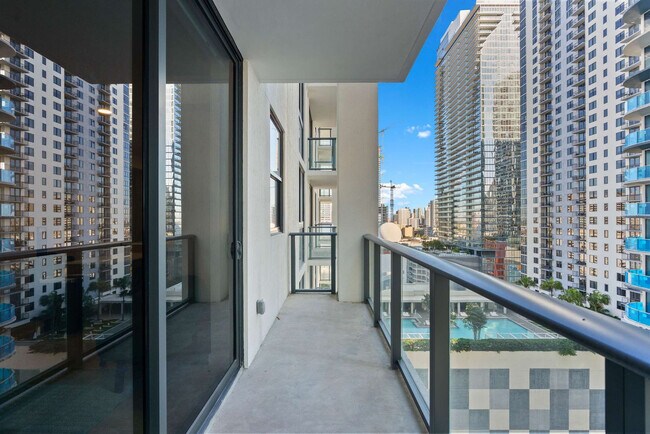 Building Photo - 11 NE 6th St