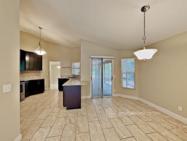 Building Photo - 641 Ridgewood St