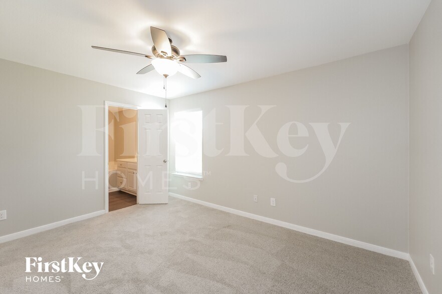Building Photo - 7111 Lilac Manor Ln