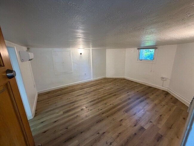 Building Photo - 805 E 100 S