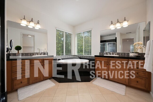 Building Photo - 2469 Kinsella Way