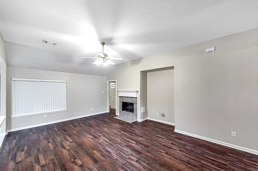 Building Photo - 3315 Candlepine Dr