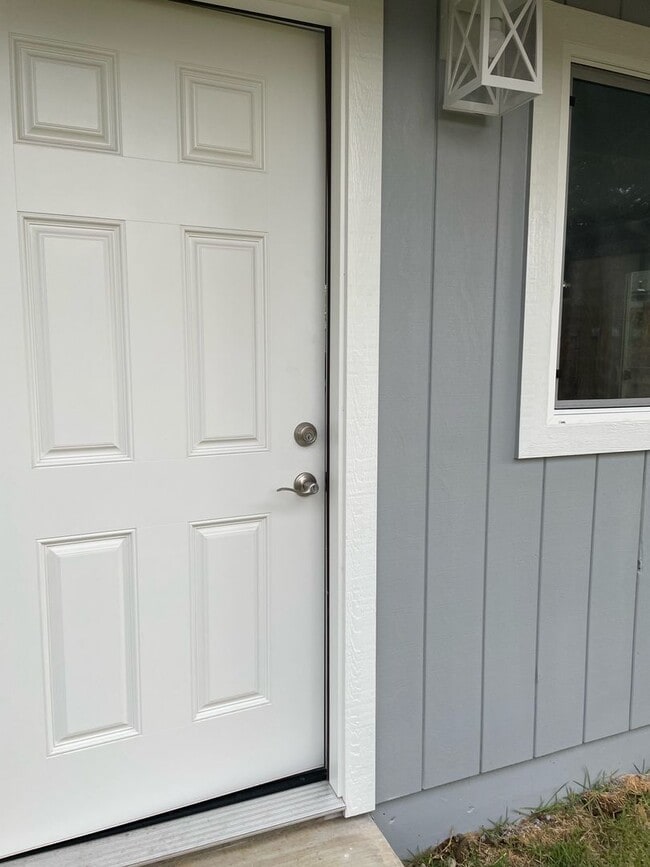 Primary Photo - Kaneohe Duplex - Downstairs unit 2 bedroom...