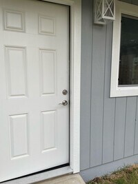 Building Photo - Kaneohe Duplex - Downstairs unit 2 bedrooms, 1.5 bath with 2 parking stalls - Avail now!