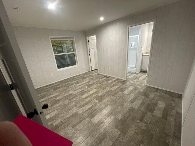 Building Photo - 786 NY-221