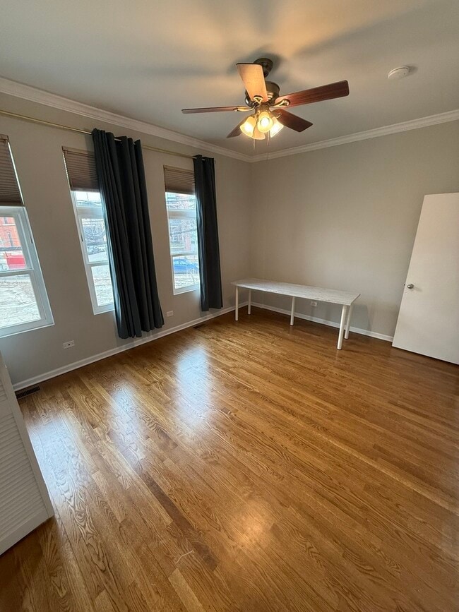 Building Photo - 2318 W Bloomingdale Ave