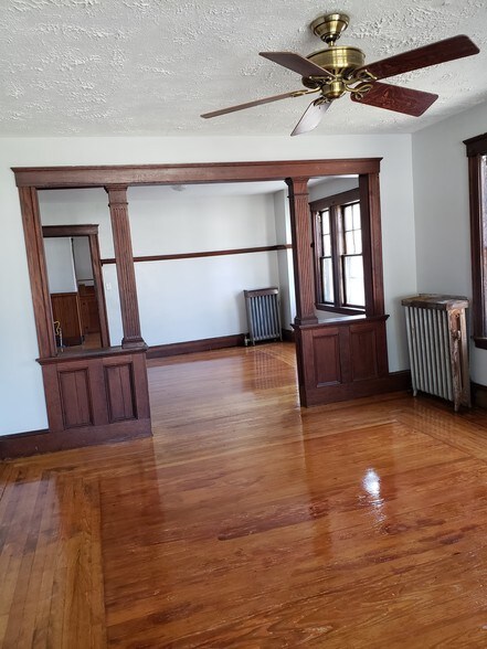 Building Photo - 89 Elmwood Rd