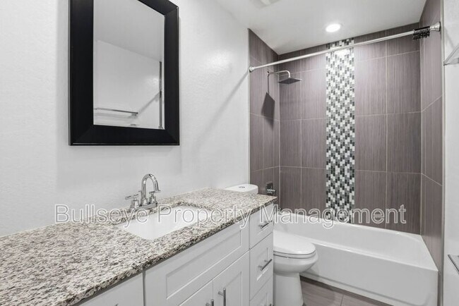 Building Photo - 5029 S 11th Pl