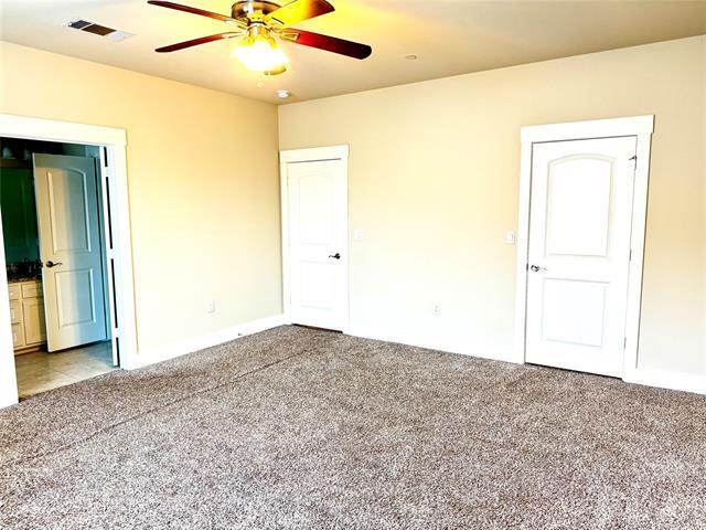 Building Photo - 301 Lily Ln