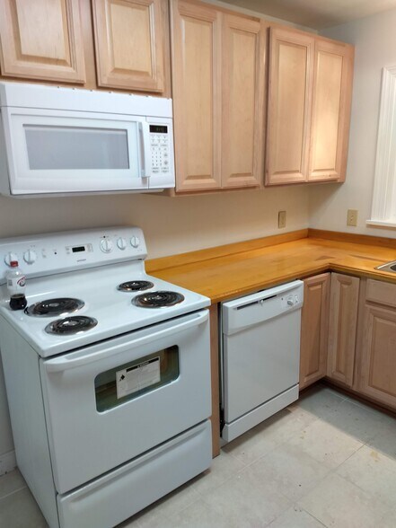 Building Photo - 8806 Gayton Rd