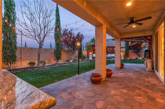 Building Photo - 10988 Wonder Hills St