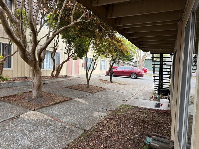 Building Photo - 1580 H St