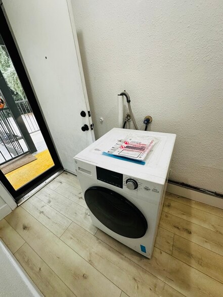 Building Photo - 823 W Orange St