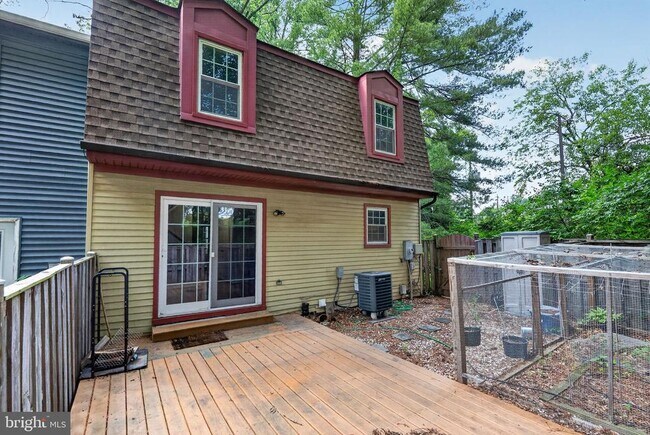 Building Photo - 9821 Owens Ct
